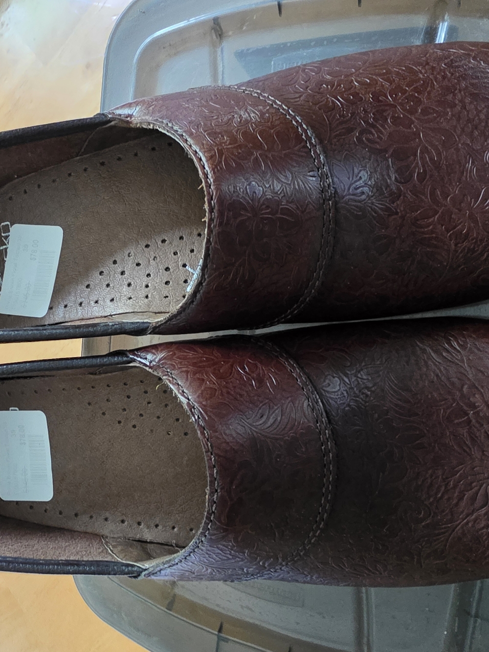 Womens Dansko Slip-On Leather Closed Clogs in Dark Brown